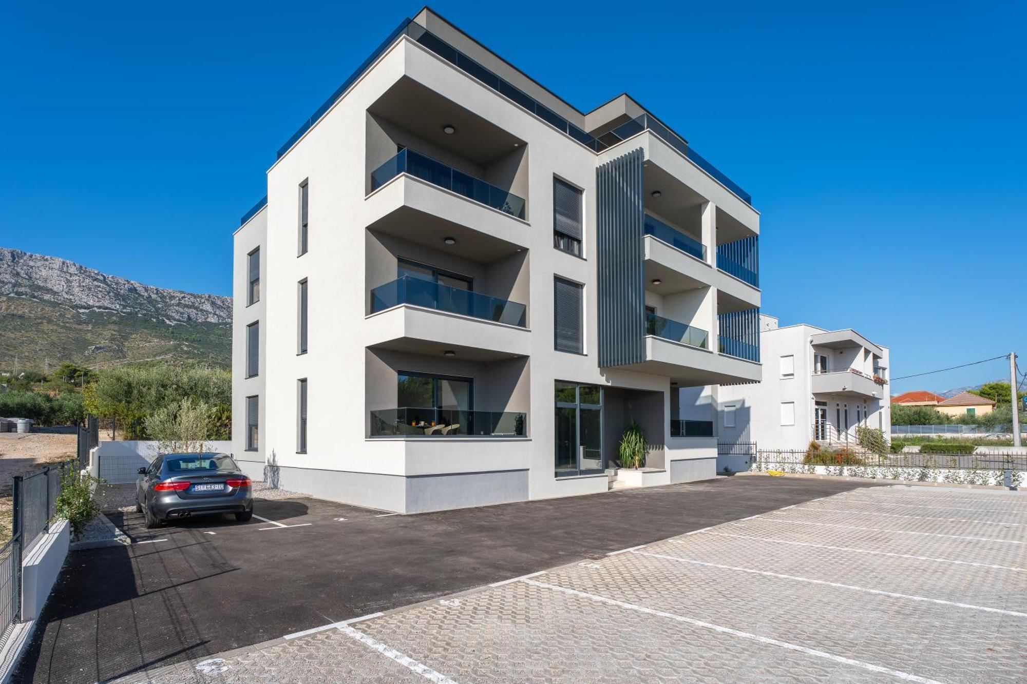 Luxury Olive Apartment